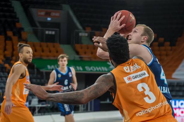 她的新造型 她的新造型