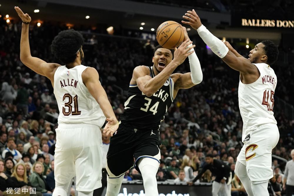 在足球界引 在足球界引