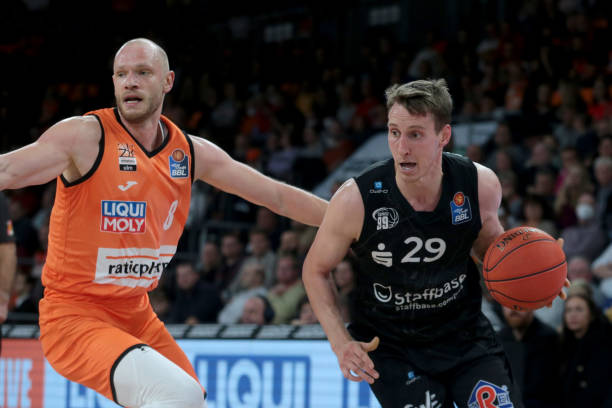 战术体系更 战术体系更